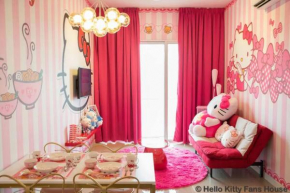 Play at HELLO KITTY Kawaii Fun House
